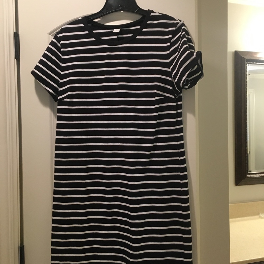 Old Navy t-shirt dress